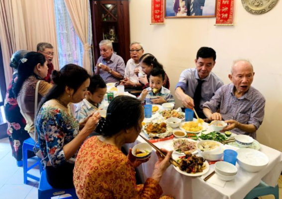 sự khác biệt giữa cỗ chay và cỗ mặn